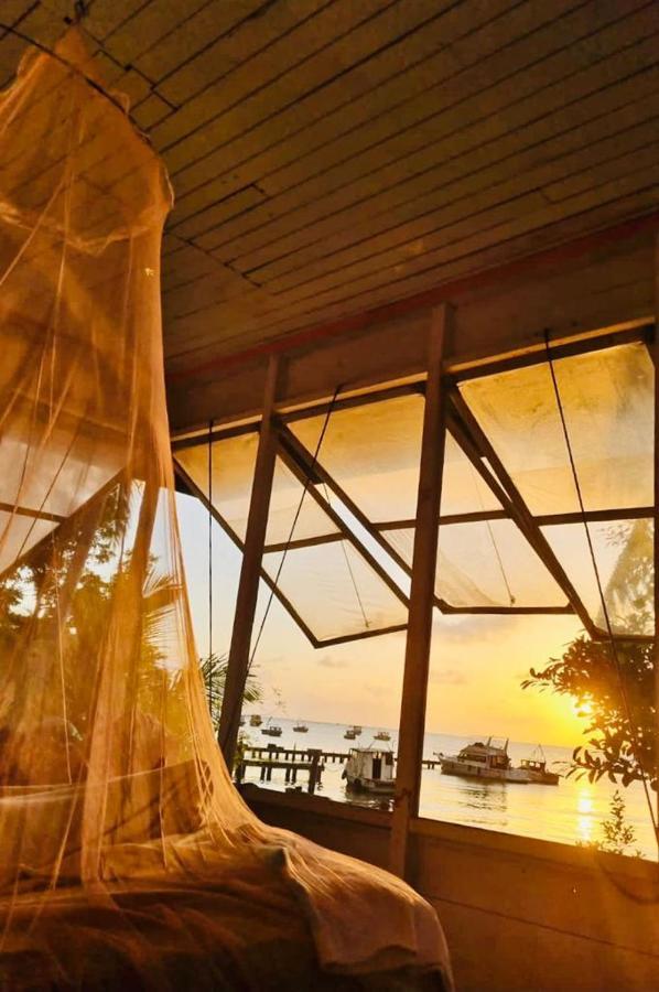 Hotel La Casa Rosada Lívingston エクステリア 写真