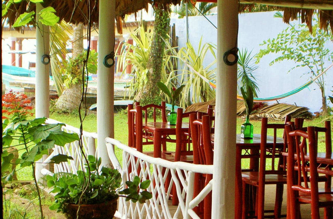 Hotel La Casa Rosada Lívingston エクステリア 写真