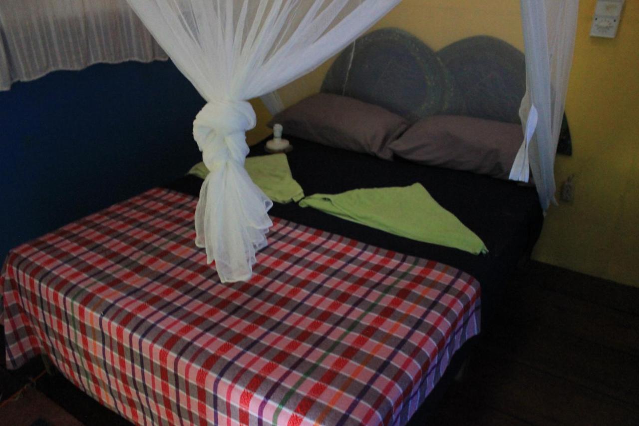 Hotel La Casa Rosada Lívingston エクステリア 写真