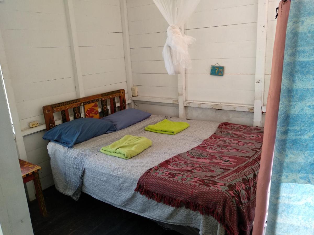 Hotel La Casa Rosada Lívingston エクステリア 写真