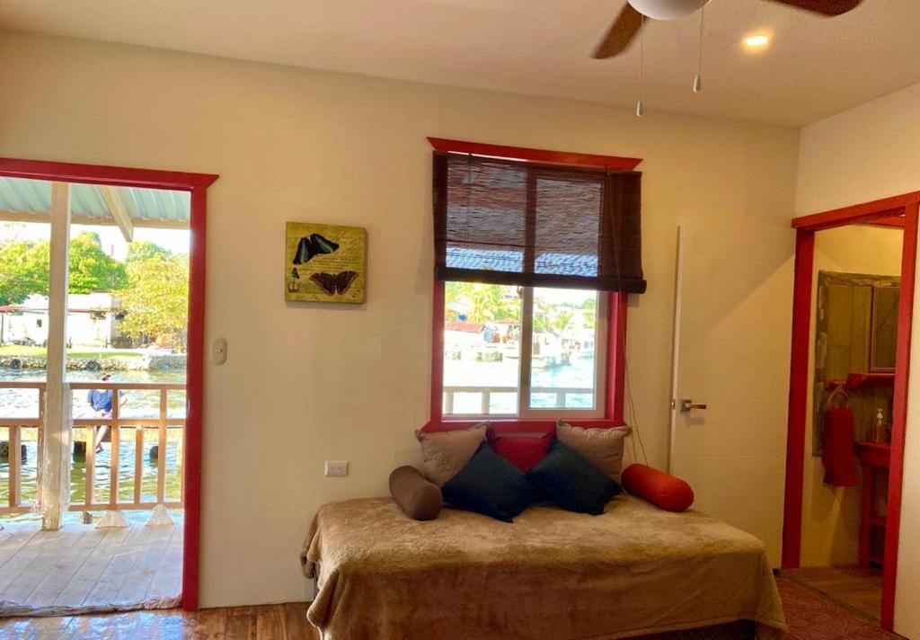 Hotel La Casa Rosada Lívingston エクステリア 写真