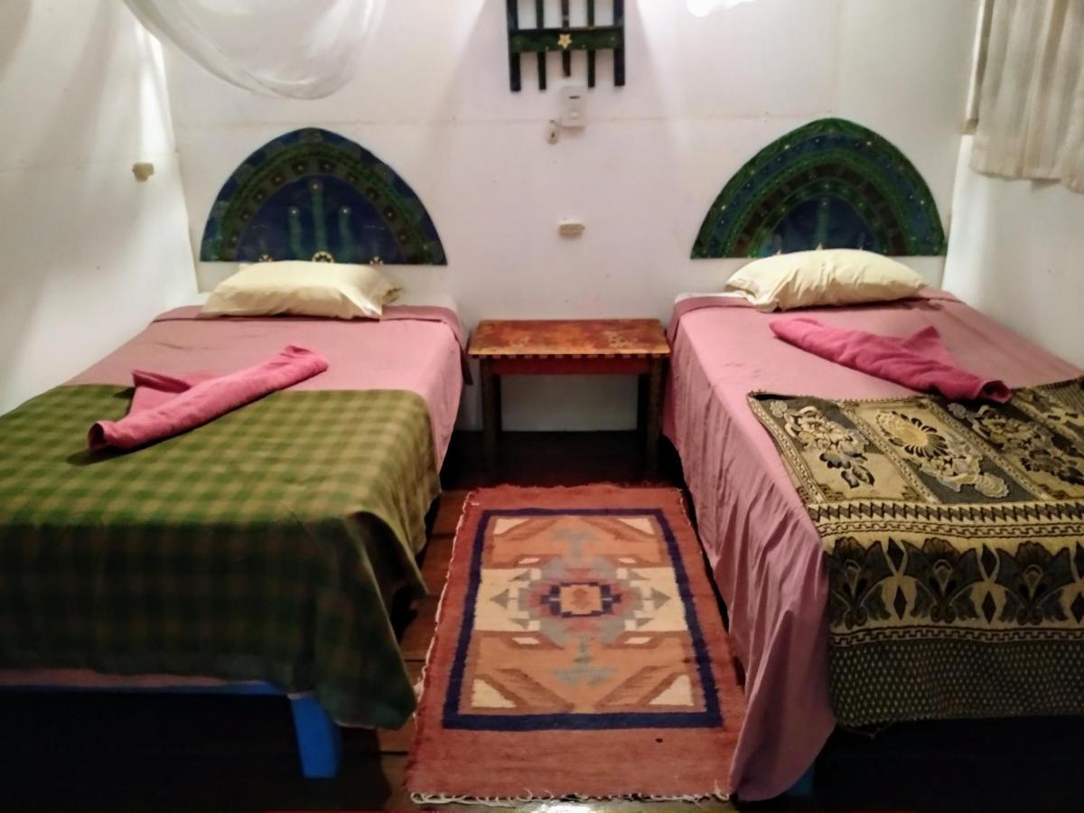 Hotel La Casa Rosada Lívingston エクステリア 写真